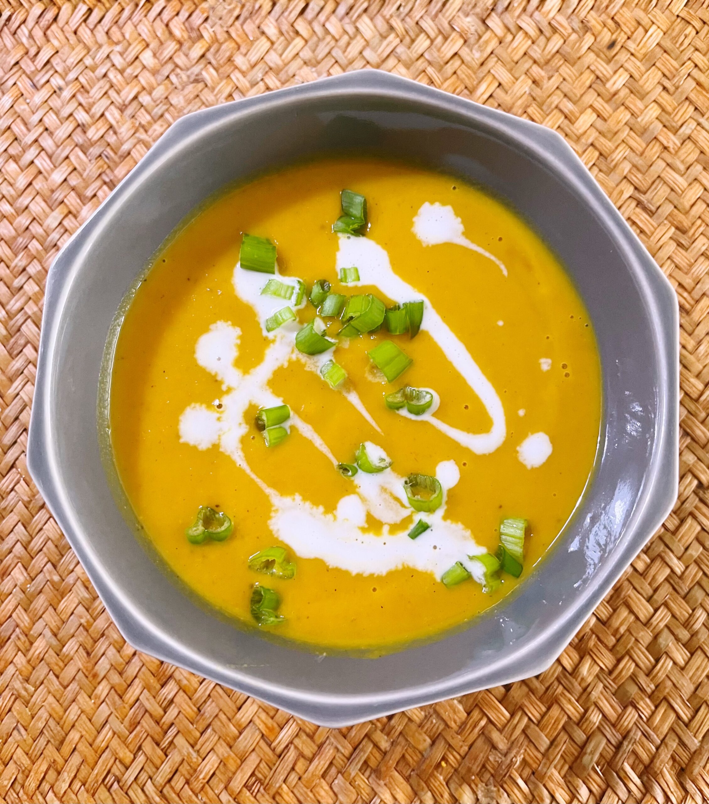 The Yummiest Roasted Cauliflower and Peppers Soup